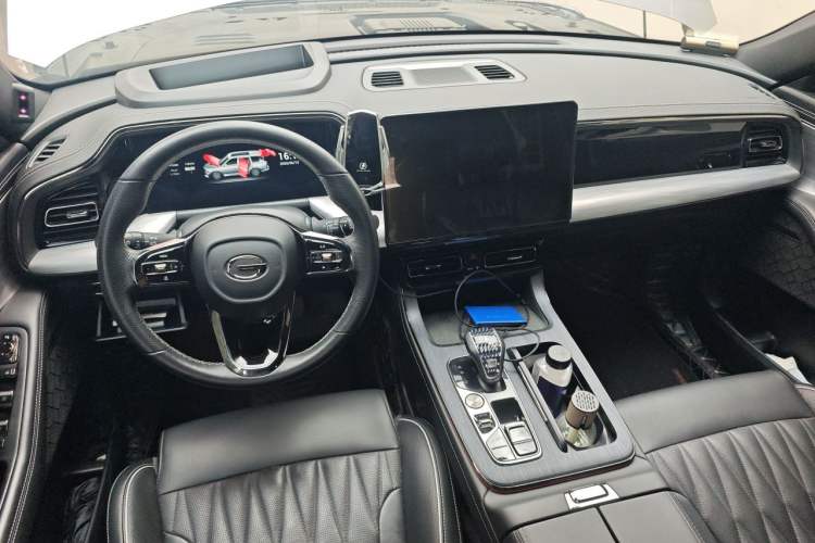 Used GAC Trumpchi GS8 2022 Double-Energy Series 2.0TM Two-Wheel Drive Prestige Edition (6 Seats) Interior 2