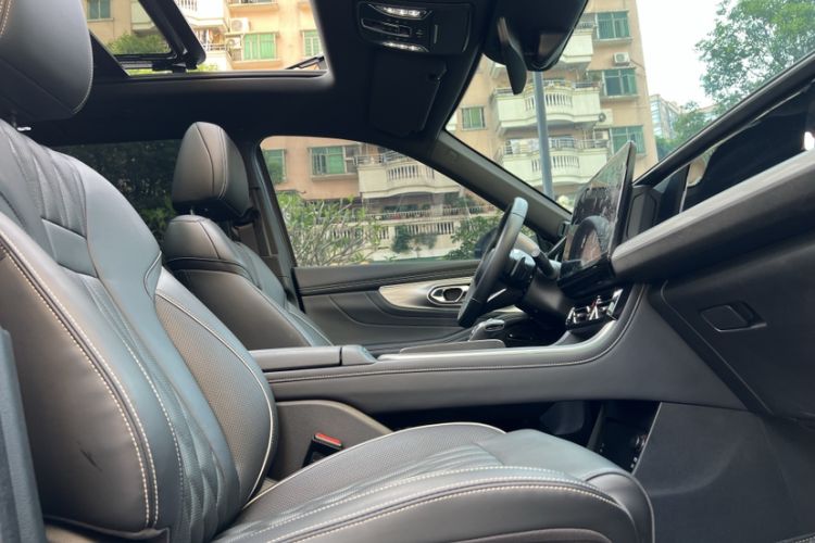 Used GAC Trumpchi GS8 2022 Linghang Series 2.0 TGDI Two-Wheel-Drive Luxury Smart Connectivity Version (7 Seats) Interior 3