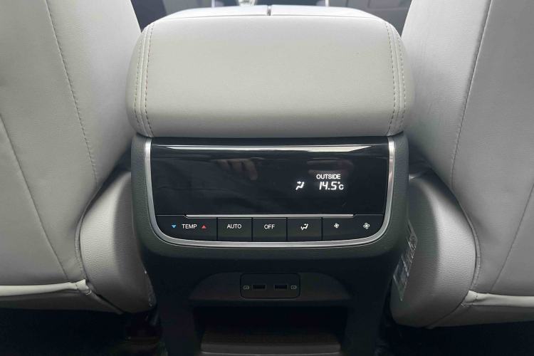 Used GAC Trumpchi GS8 2022 Flagship Series 2.0 TGDI Four-Wheel Drive Luxury Smart Connectivity Version (7 Seats) Interior 4