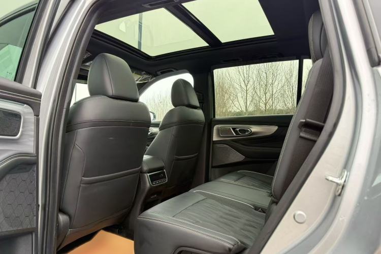 Used GAC Trumpchi GS8 2022 Flagship Series 2.0 TGDI Four-Wheel Drive Luxury Smart Connectivity Version (7 Seats) Interior 4