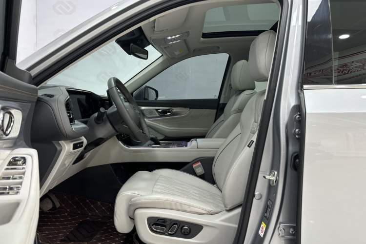 Used GAC Trumpchi GS8 2022 Dual-Engine Series 2.0TM Two-Wheel Drive Prestige Edition (7 Seats) Interior 5