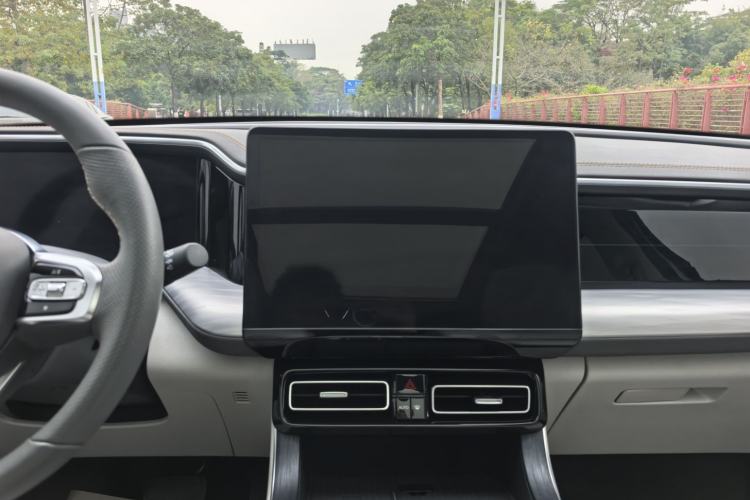 Used GAC Trumpchi GS8 2022 Linghang Series 2.0 TGDI Two-Wheel-Drive Luxury Smart Connectivity Version (7 Seats) Interior 6
