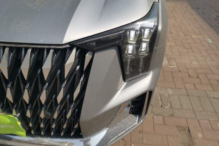 Used GAC Trumpchi GS8 2022 Double-Energy Series 2.0TM Four-Wheel Drive Premium Edition (7 Seats) Left Front Headlight