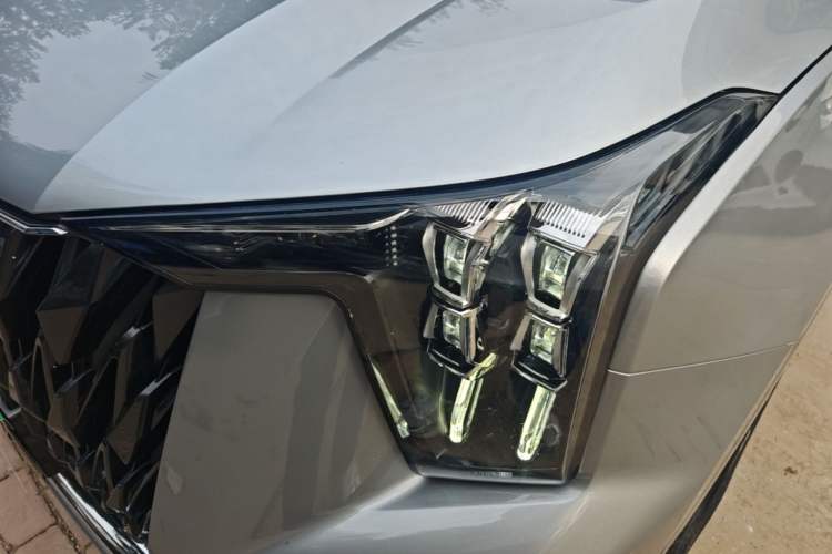 Used GAC Trumpchi GS8 2022 Double-Energy Series 2.0TM Four-Wheel Drive Premium Edition (7 Seats) Left Front Headlight