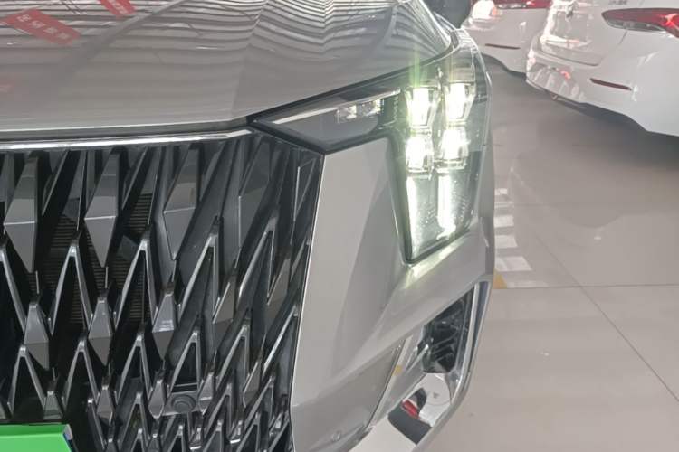Used GAC Trumpchi GS8 2022 Dual-Engine Series 2.0TM Two-Wheel Drive Prestige Edition (7 Seats) Left Front Headlight