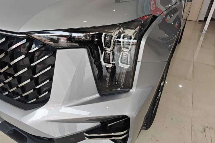 Used GAC Trumpchi GS8 2022 Flagship Series 2.0 TGDI Four-Wheel Drive Luxury Smart Connectivity Version (7 Seats) Left Front Headlight