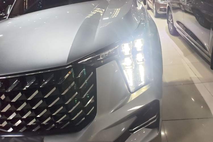 Used GAC Trumpchi GS8 2022 Linghang Series 2.0 TGDI Two-Wheel-Drive Luxury Smart Connectivity Version (7 Seats) Left Front Headlight