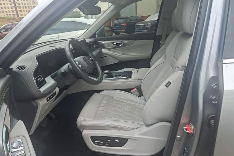 Used GAC Trumpchi GS8 2022 Linghang Series 2.0 TGDI Two-Wheel-Drive Luxury Smart Connectivity Version (7 Seats) Left Front Seat
