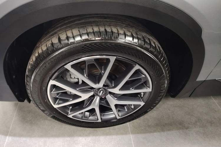 Used GAC Trumpchi GS8 2022 Flagship Series 2.0 TGDI Two-Wheel-Drive Prestige Edition (7 Seats) Left Front Wheel Hub