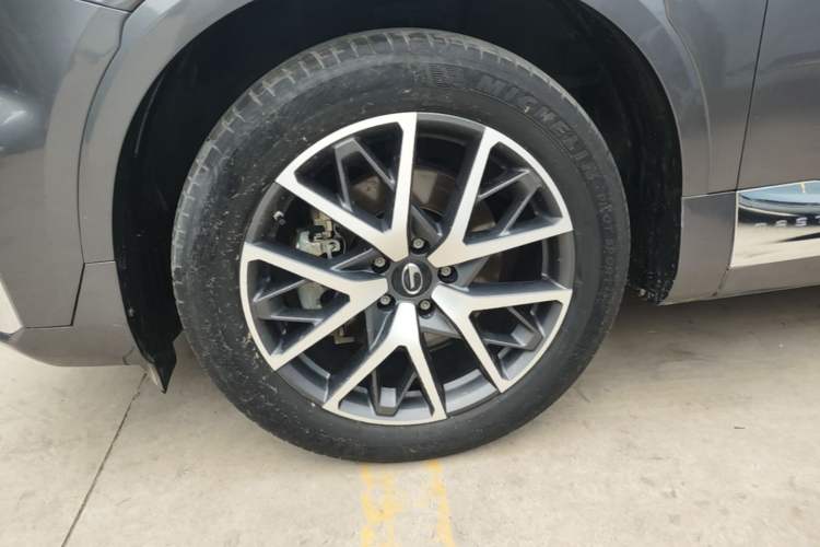 Used GAC Trumpchi GS8 2022 Double-Energy Series 2.0TM Two-Wheel Drive Prestige Edition (6 Seats) Left Front Wheel Hub