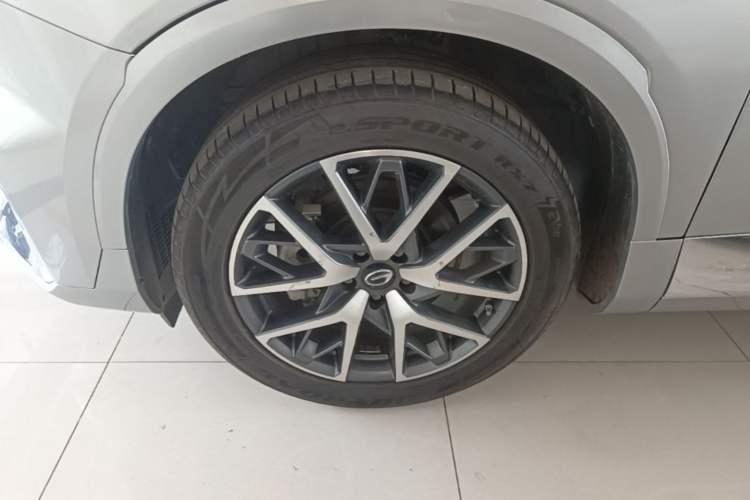 Used GAC Trumpchi GS8 2022 Dual-Engine Series 2.0TM Two-Wheel Drive Prestige Edition (7 Seats) Left Front Wheel Hub