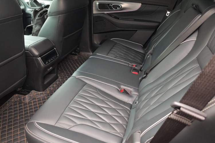 Used GAC Trumpchi GS8 2022 Linghang Series 2.0 TGDI Two-Wheel-Drive Luxury Smart Connectivity Version (7 Seats) Left Rear Seat