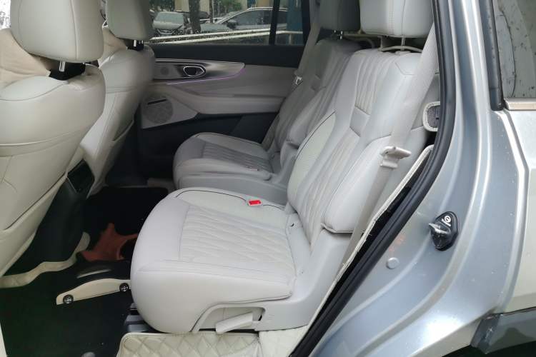 Used GAC Trumpchi GS8 2022 Flagship Series 2.0 TGDI Four-Wheel Drive Luxury Smart Connectivity Version (6 Seats) Left Rear Seat