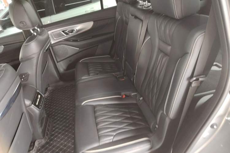 Used GAC Trumpchi GS8 2022 Flagship Series 2.0 TGDI Two-Wheel-Drive Prestige Edition (7 Seats) Left Rear Seat