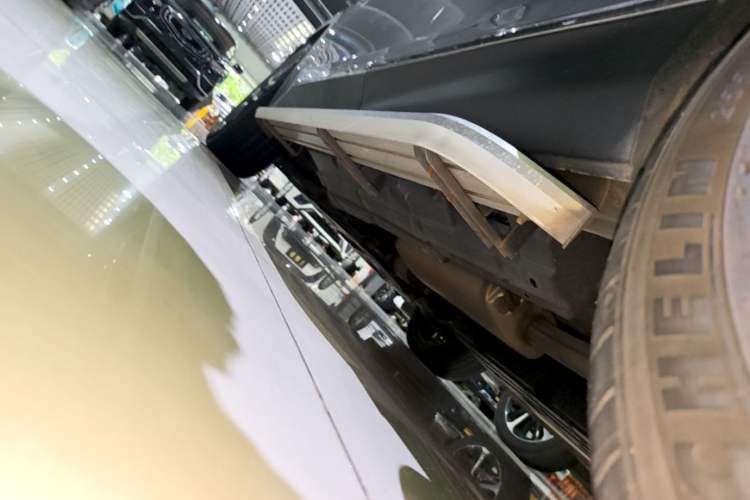 Used GAC Trumpchi GS8 2022 Linghang Series 2.0 TGDI Two-Wheel-Drive Luxury Smart Connectivity Version (7 Seats) Left Side Sill