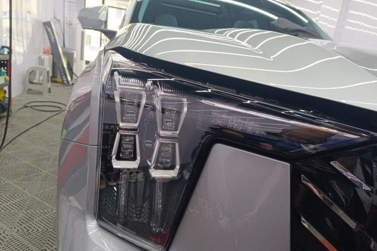 Used GAC Trumpchi GS8 2022 Flagship Series 2.0 TGDI Four-Wheel Drive Luxury Smart Connectivity Version (7 Seats) Right Front Headlight
