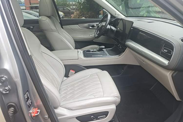 Used GAC Trumpchi GS8 2022 Linghang Series 2.0 TGDI Two-Wheel-Drive Luxury Smart Connectivity Version (7 Seats) Right Front Seat