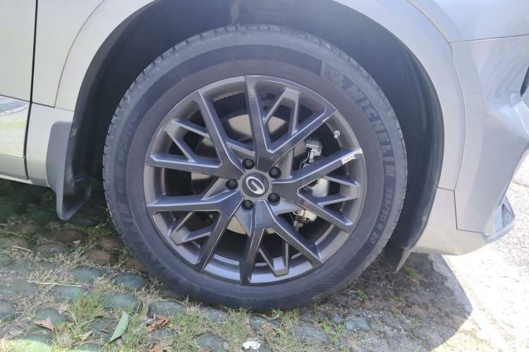 Used GAC Trumpchi GS8 2022 Double-Energy Series 2.0TM Two-Wheel Drive Prestige Edition (6 Seats) Right Front Wheel Hub