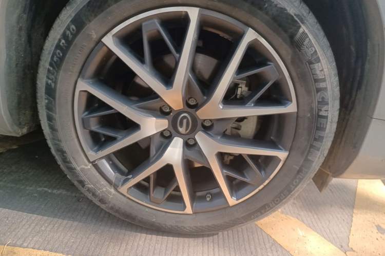 Used GAC Trumpchi GS8 2022 Double-Energy Series 2.0TM Four-Wheel Drive Premium Edition (7 Seats) Right Front Wheel Hub