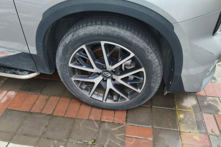 Used GAC Trumpchi GS8 2022 Linghang Series 2.0 TGDI Two-Wheel Drive Luxury Smart Connectivity Version (6 Seats) Right Front Wheel Hub