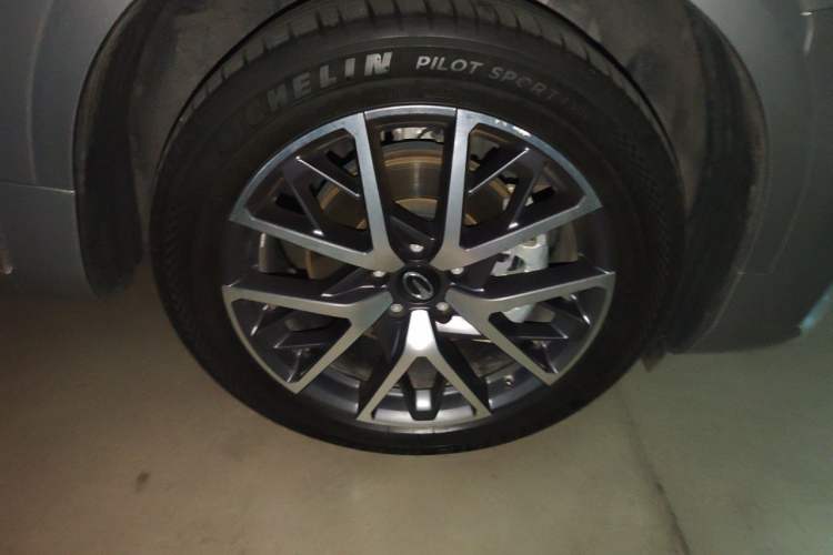 Used GAC Trumpchi GS8 2022 Dual-Engine Series 2.0TM Two-Wheel Drive Prestige Edition (7 Seats) Right Front Wheel Hub