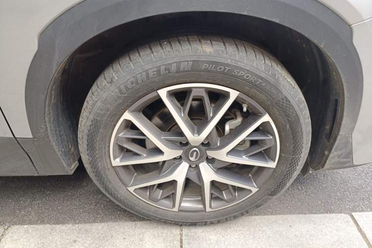 Used GAC Trumpchi GS8 2022 Flagship Series 2.0 TGDI Two-Wheel-Drive Prestige Edition (7 Seats) Right Front Wheel Hub