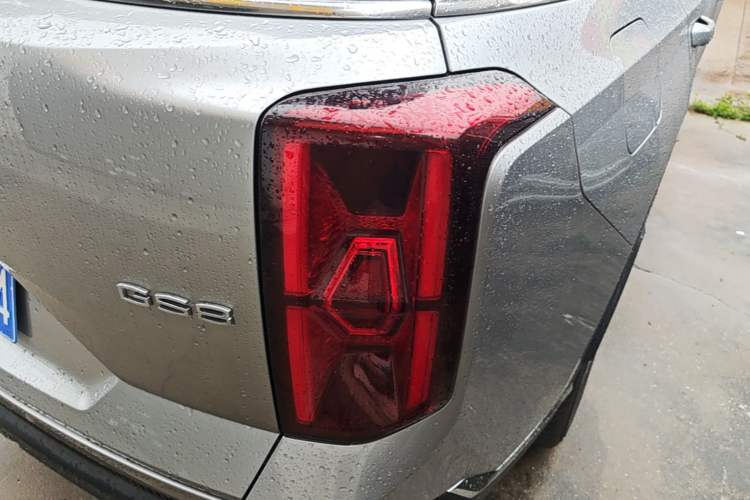 Used GAC Trumpchi GS8 2022 Linghang Series 2.0 TGDI Two-Wheel-Drive Luxury Smart Connectivity Version (7 Seats) Right Rear Taillight