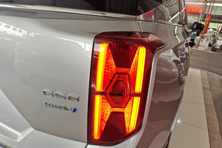 Used GAC Trumpchi GS8 2022 Dual-Engine Series 2.0TM Two-Wheel Drive Prestige Edition (7 Seats) Right Rear Taillight