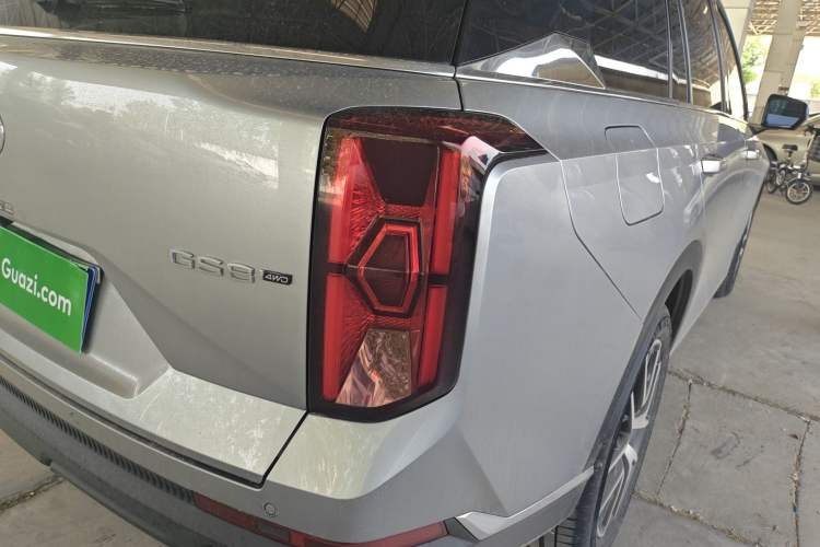 Used GAC Trumpchi GS8 2022 Flagship Series 2.0 TGDI Four-Wheel Drive Luxury Smart Connectivity Version (7 Seats) Right Rear Taillight