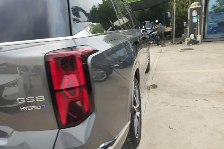 Used GAC Trumpchi GS8 2022 Double-Energy Series 2.0TM Two-Wheel Drive Prestige Edition (6 Seats) Right Rear Taillight
