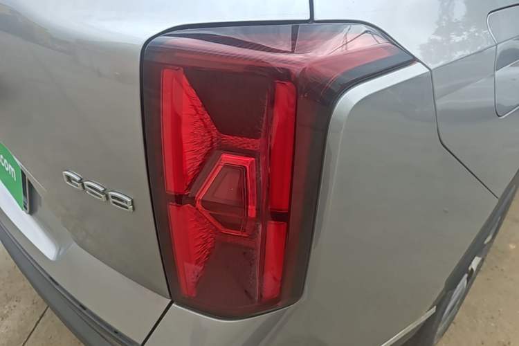 Used GAC Trumpchi GS8 2022 Linghang Series 2.0 TGDI Two-Wheel-Drive Luxury Smart Connectivity Version (7 Seats) Right Rear Taillight
