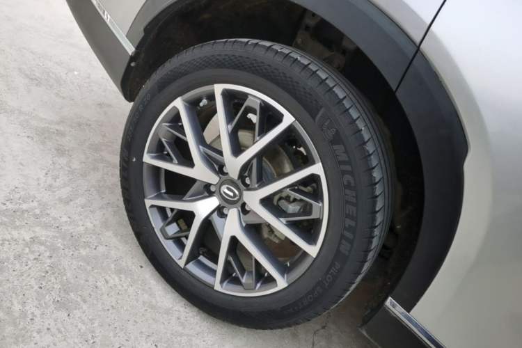 Used GAC Trumpchi GS8 2022 Linghang Series 2.0 TGDI Two-Wheel-Drive Luxury Smart Connectivity Version (7 Seats) Right Rear Wheel Hub