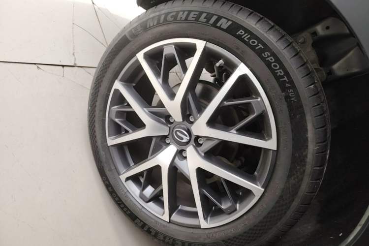 Used GAC Trumpchi GS8 2022 Flagship Series 2.0 TGDI Two-Wheel-Drive Prestige Edition (7 Seats) Right Rear Wheel Hub