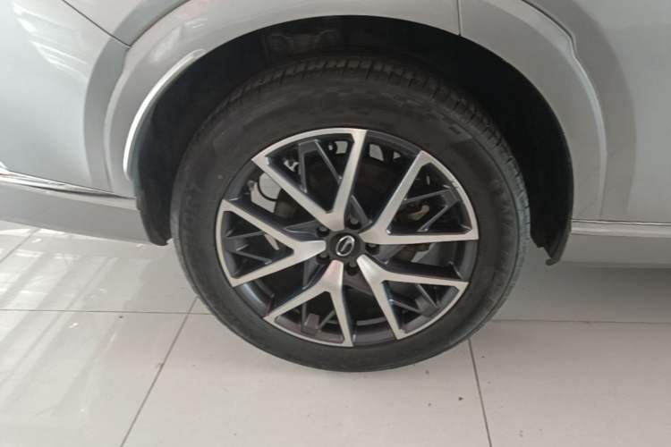 Used GAC Trumpchi GS8 2022 Dual-Engine Series 2.0TM Two-Wheel Drive Prestige Edition (7 Seats) Right Rear Wheel Hub