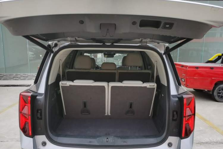 Used GAC Trumpchi GS8 2022 Linghang Series 2.0 TGDI Two-Wheel-Drive Luxury Smart Connectivity Version (7 Seats) Trunk