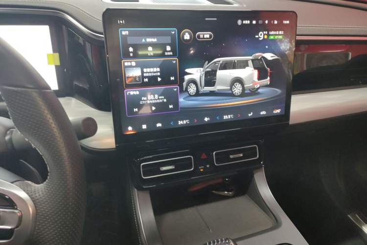 Used GAC Trumpchi GS8 2022 Linghang Series 2.0 TGDI Two-Wheel-Drive Luxury Smart Connectivity Version (7 Seats) Audio And AC Panel