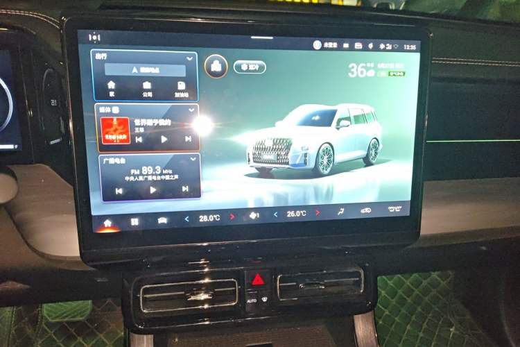 Used GAC Trumpchi GS8 2022 Dual-Engine Series 2.0TM Two-Wheel Drive Prestige Edition (7 Seats) Audio And AC Panel