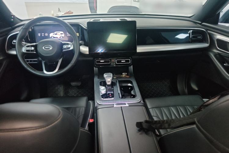 Used GAC Trumpchi GS8 2022 Linghang Series 2.0 TGDI Two-Wheel-Drive Luxury Smart Connectivity Version (7 Seats) Center Console