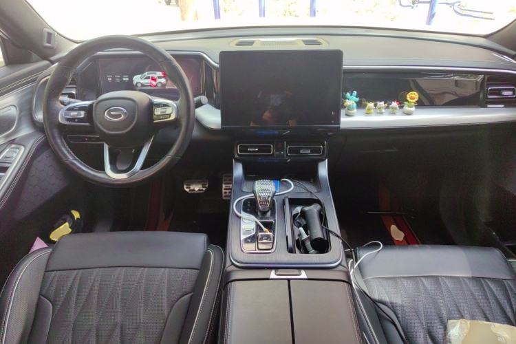 Used GAC Trumpchi GS8 2022 Flagship Series 2.0 TGDI Two-Wheel-Drive Prestige Edition (7 Seats) Center Console