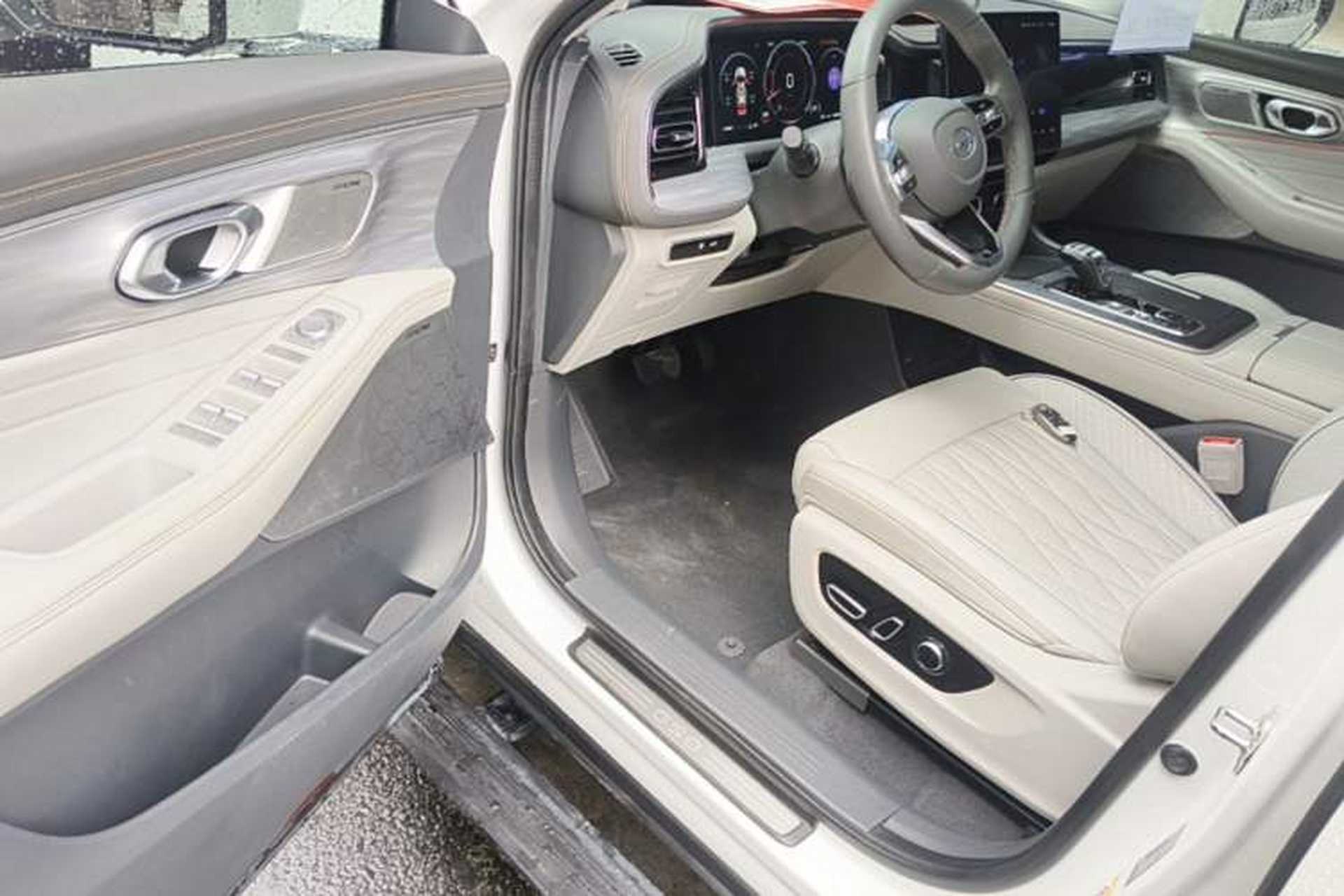 Used GAC Trumpchi GS8 2022 Flagship Series 2.0 TGDI Two-Wheel-Drive Prestige Edition (6-seater) Driver Seat