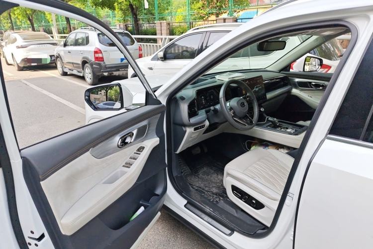 Used GAC Trumpchi GS8 2022 Dual-Engine Series 2.0TM Four-Wheel Drive Prestige Edition (6 Seats) Driver Seat
