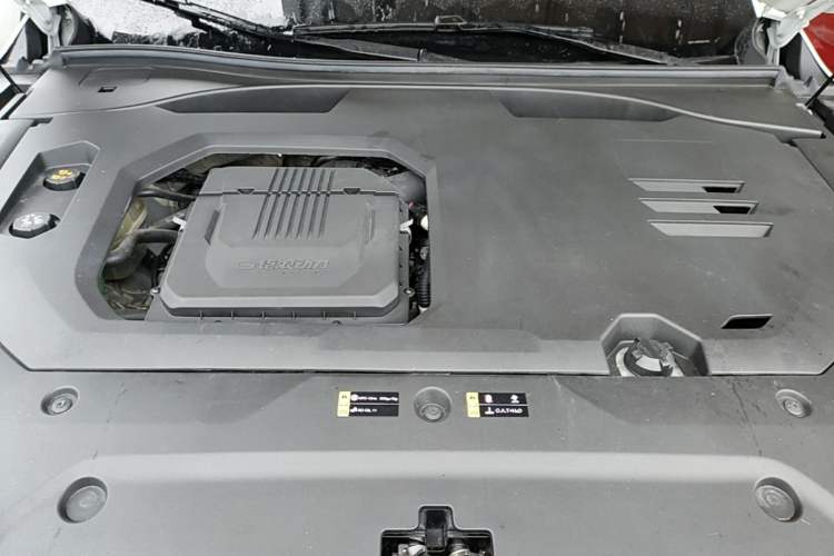 Used GAC Trumpchi GS8 2022 Double-Energy Series 2.0TM Four-Wheel Drive Premium Edition (7 Seats) Engine Bay