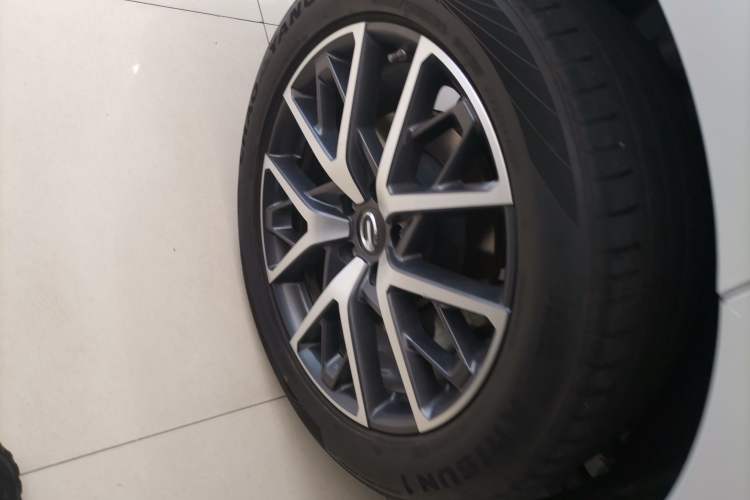 Used GAC Trumpchi GS8 2022 Dual-Engine Series 2.0TM Four-Wheel Drive Prestige Edition (6 Seats) Exterior 5