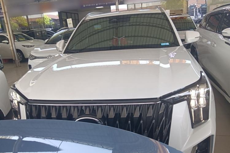 Used GAC Trumpchi GS8 2022 Dual-Engine Series 2.0TM Two-Wheel Drive Prestige Edition (7 Seats) Front