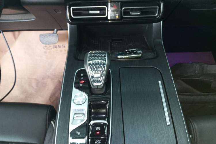 Used GAC Trumpchi GS8 2022 Flagship Series 2.0 TGDI Two-Wheel-Drive Prestige Edition (7 Seats) Gear Lever
