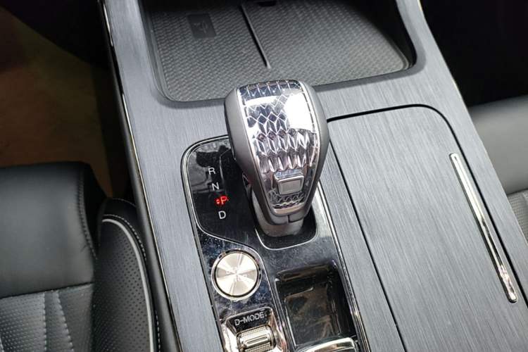 Used GAC Trumpchi GS8 2022 Double-Energy Series 2.0TM Four-Wheel Drive Premium Edition (7 Seats) Gear Lever