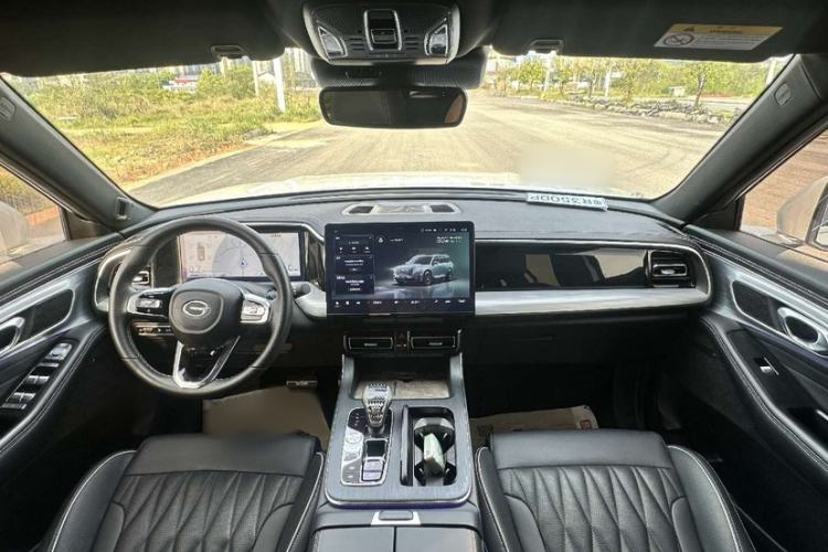 Used GAC Trumpchi GS8 2022 Linghang Series 2.0 TGDI Two-Wheel-Drive Luxury Smart Connectivity Version (7 Seats) Interior 1
