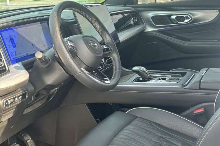 Used GAC Trumpchi GS8 2022 Linghang Series 2.0 TGDI Two-Wheel-Drive Luxury Smart Connectivity Version (7 Seats) Interior 2