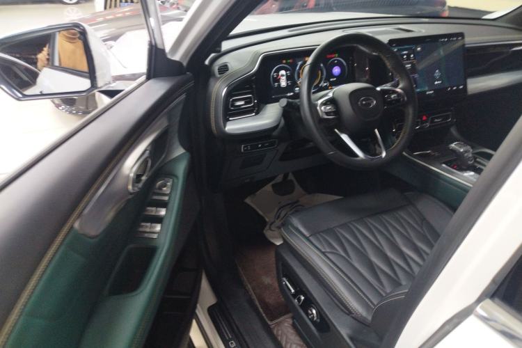 Used GAC Trumpchi GS8 2022 Flagship Series 2.0 TGDI Four-Wheel Drive Luxury Smart Connectivity Version (6 Seats) Interior 3
