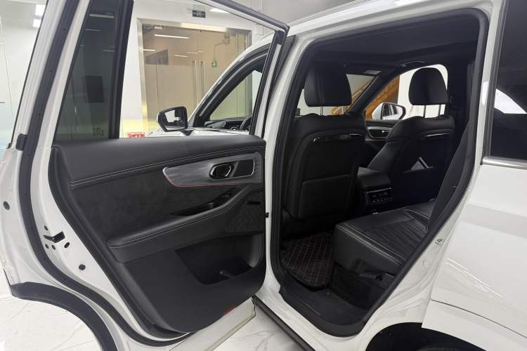 Used GAC Trumpchi GS8 2022 Dual-Engine Series 2.0TM Two-Wheel Drive Prestige Edition (7 Seats) Interior 3